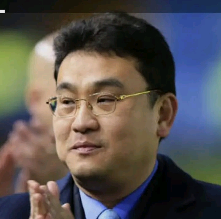 “HE WAS MISUNDERSTOOD? SHOULD HE HAVE GOT MORE TIME?” — fans erupt in emotional chants after controversial decision leaves stadium in shock.