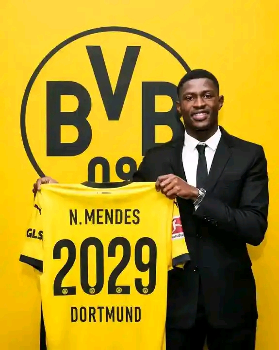 „Nuno Mendes zu Borussia Dortmund für eine enorme Ablösesumme“ In den sozialen Medien kursiert derzeit ein überraschendes Transfergerücht: Nuno Mendes soll angeblich mit einem Wechsel zu Borussia Dortmund in Verbindung gebracht werden. Die Meldung über eine mögliche „enorme Ablösesumme“ verbreitet sich schnell und sorgt für große Diskussionen unter Fußballfans.
